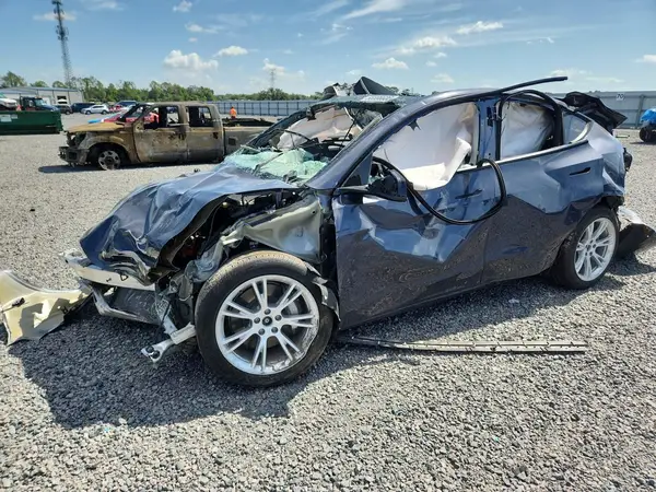 7SAYGDEEXNF378901 2022 TESLA MODEL Y - Image 1