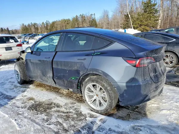 7SAYGDEEXNF385041 2022 TESLA MODEL Y - Image 2