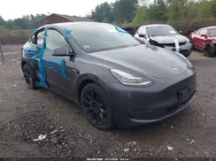 7SAYGDEEXNF387260 2022 TESLA MODEL Y