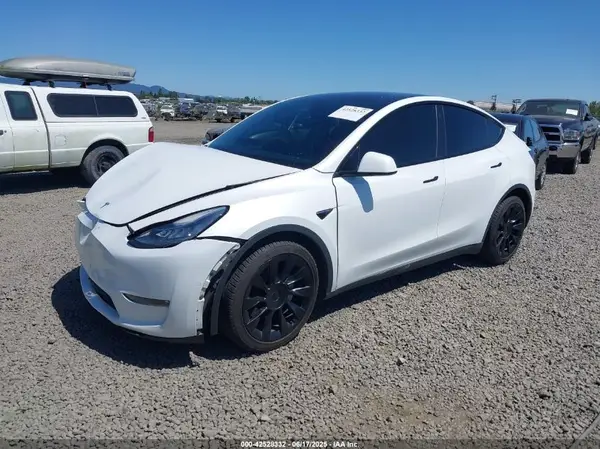 7SAYGDEEXNF401870 2022 TESLA MODEL Y - Image 2