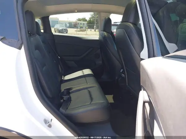 7SAYGDEEXNF401870 2022 TESLA MODEL Y - Image 8