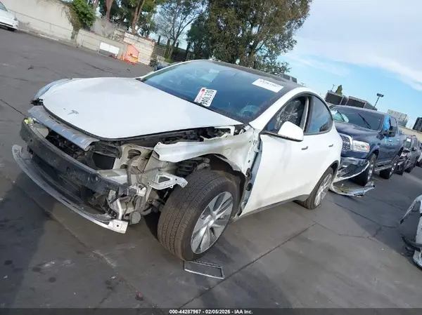 7SAYGDEEXNF402355 2022 TESLA MODEL Y - Image 2