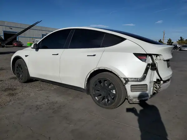 7SAYGDEEXNF408169 2022 TESLA MODEL Y - Image 2