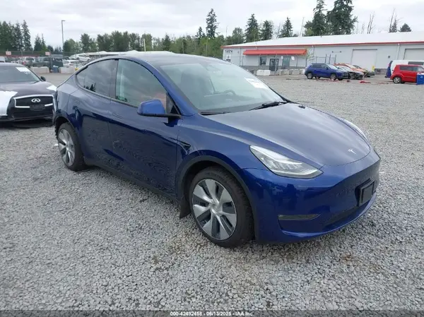 7SAYGDEEXNF409340 2022 TESLA MODEL Y - Image 1