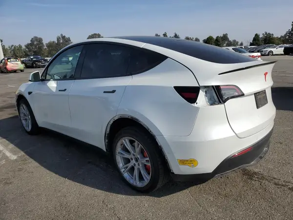 7SAYGDEEXNF411086 2022 TESLA MODEL Y - Image 2