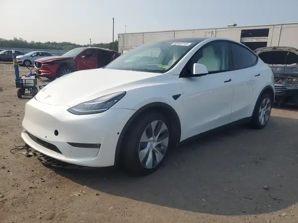 7SAYGDEEXNF427689 2022 TESLA MODEL Y - Image 1