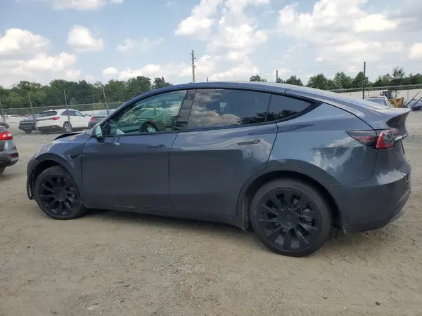 7SAYGDEEXNF433928 2022 TESLA MODEL Y - Image 2