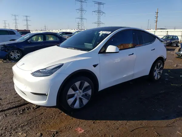 7SAYGDEEXNF435288 2022 TESLA MODEL Y - Image 1