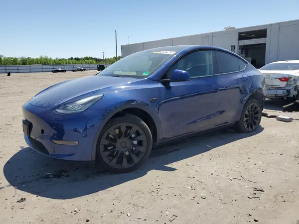 7SAYGDEEXNF444122 2022 TESLA MODEL Y - Image 1