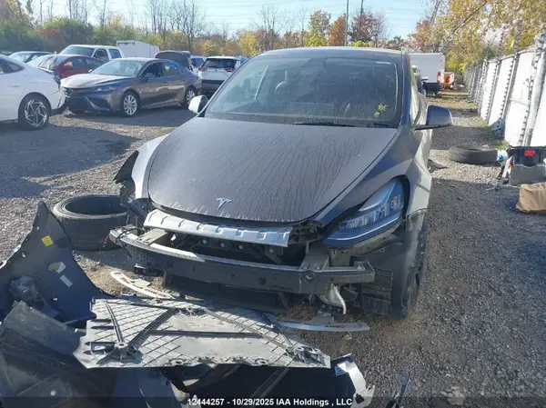 7SAYGDEEXNF467125 2022 TESLA MODEL Y - Image 2