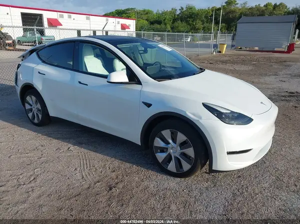 7SAYGDEEXNF519840 2022 TESLA MODEL Y - Image 1