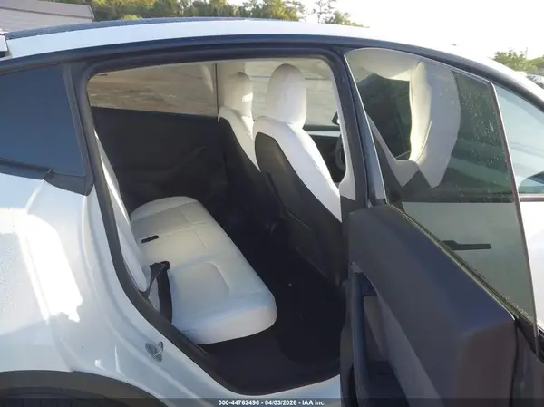 7SAYGDEEXNF519840 2022 TESLA MODEL Y - Image 8