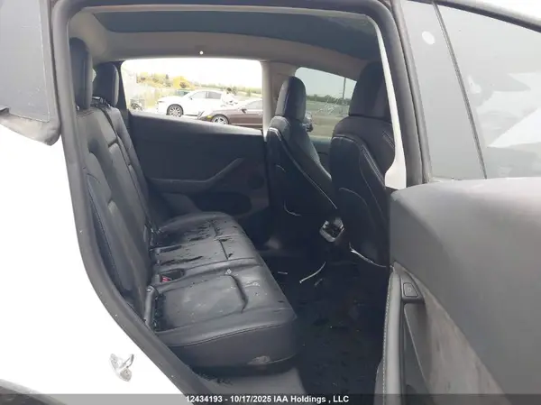 7SAYGDEEXNF535066 2022 TESLA MODEL Y - Image 8