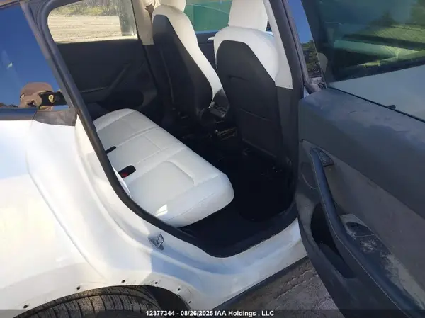 7SAYGDEEXNF542518 2022 TESLA MODEL Y - Image 8