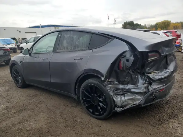 7SAYGDEEXNF549369 2022 TESLA MODEL Y - Image 2