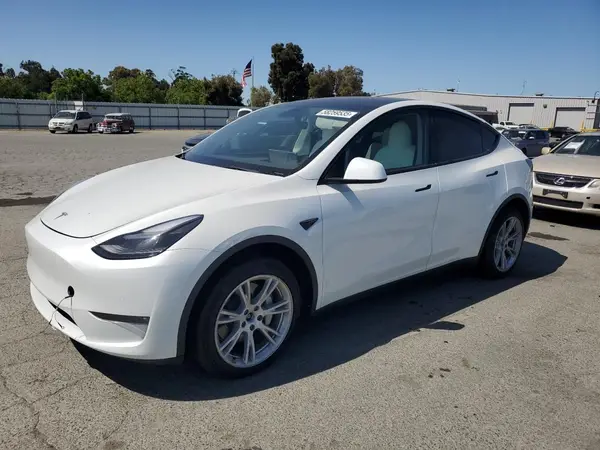 7SAYGDEEXNF549582 2022 TESLA MODEL Y - Image 1