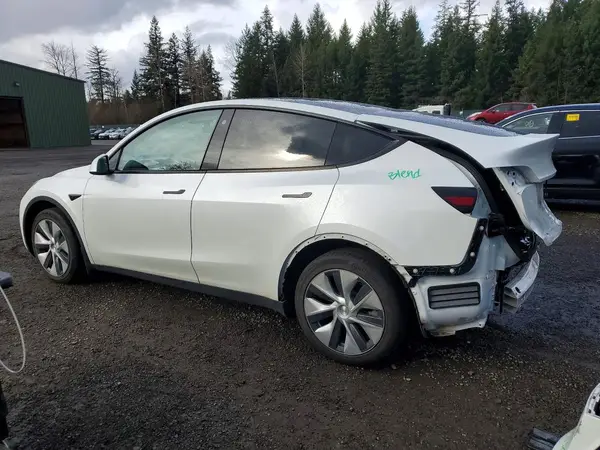 7SAYGDEEXNF557200 2022 TESLA MODEL Y - Image 2