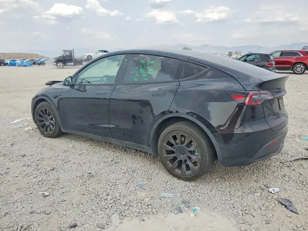 7SAYGDEEXNF558895 2022 TESLA MODEL Y - Image 2