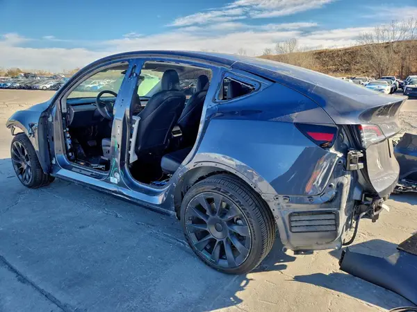 7SAYGDEEXNF559173 2022 TESLA MODEL Y - Image 2