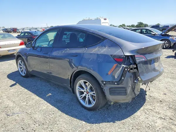 7SAYGDEEXNF561764 2022 TESLA MODEL Y - Image 2