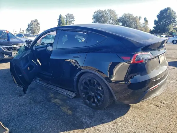 7SAYGDEEXNF567788 2022 TESLA MODEL Y - Image 2
