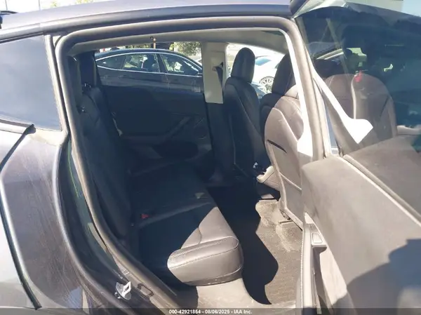 7SAYGDEEXNF572277 2022 TESLA MODEL Y - Image 8