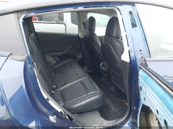 7SAYGDEEXNF574398 2022 TESLA MODEL Y - Image 8