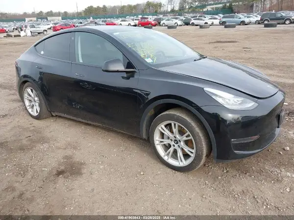 7SAYGDEEXPA025946 2023 TESLA MODEL Y - Image 1