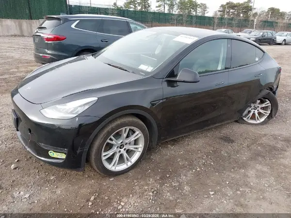 7SAYGDEEXPA025946 2023 TESLA MODEL Y - Image 2