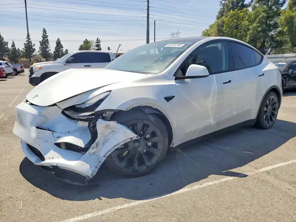 7SAYGDEEXPA025980 2023 TESLA MODEL Y - Image 1