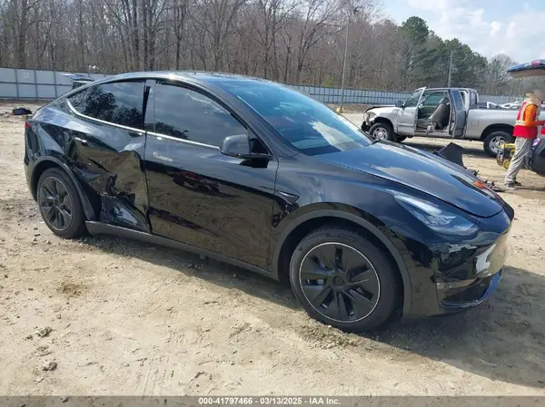 7SAYGDEEXPA027342 2023 TESLA MODEL Y - Image 1