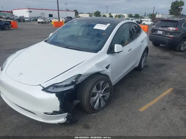 7SAYGDEEXPA027468 2023 TESLA MODEL Y - Image 2