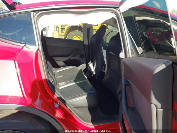 7SAYGDEEXPA030418 2023 TESLA MODEL Y - Image 8