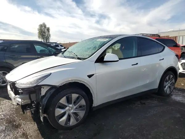 7SAYGDEEXPA033027 2023 TESLA MODEL Y - Image 1