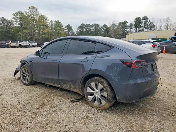 7SAYGDEEXPA033402 2023 TESLA MODEL Y - Image 2