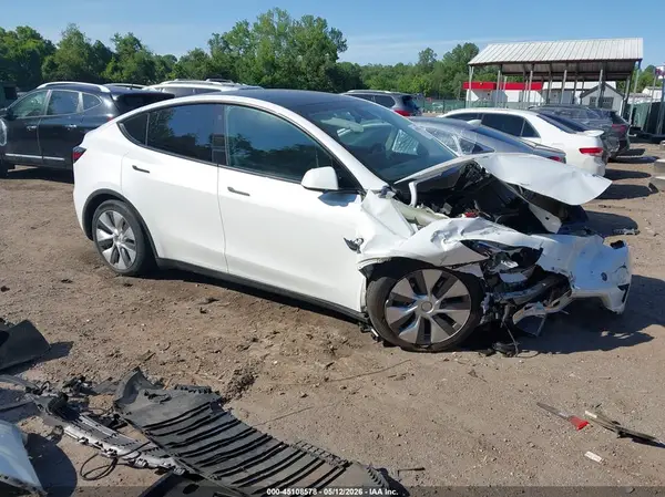7SAYGDEEXPA036574 2023 TESLA MODEL Y - Image 1