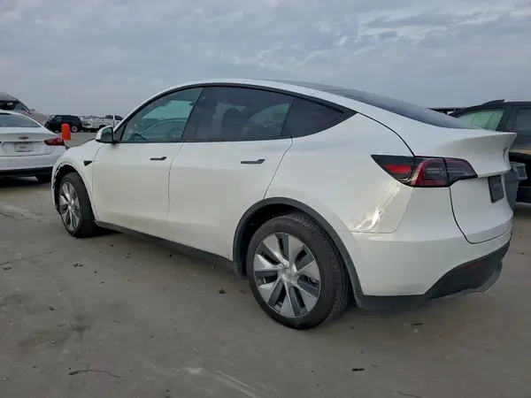 7SAYGDEEXPA040558 2023 TESLA MODEL Y - Image 2