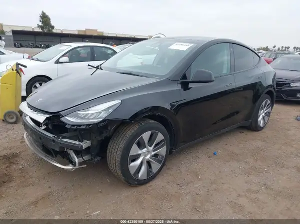 7SAYGDEEXPA044335 2023 TESLA MODEL Y - Image 2