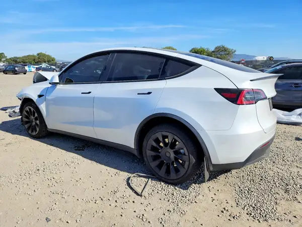 7SAYGDEEXPA045713 2023 TESLA MODEL Y - Image 2