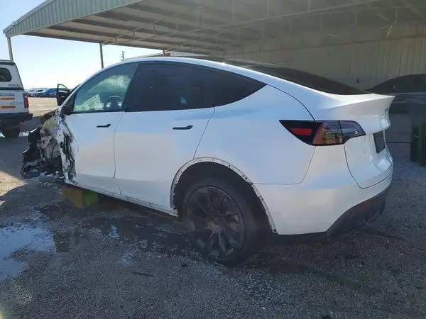 7SAYGDEEXPA050605 2023 TESLA MODEL Y - Image 2