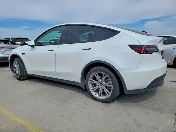 7SAYGDEEXPA059868 2023 TESLA MODEL Y - Image 2