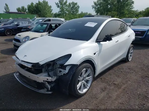 7SAYGDEEXPA060552 2023 TESLA MODEL Y - Image 2