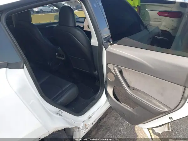 7SAYGDEEXPA060552 2023 TESLA MODEL Y - Image 8