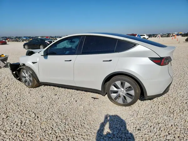 7SAYGDEEXPA062592 2023 TESLA MODEL Y - Image 2