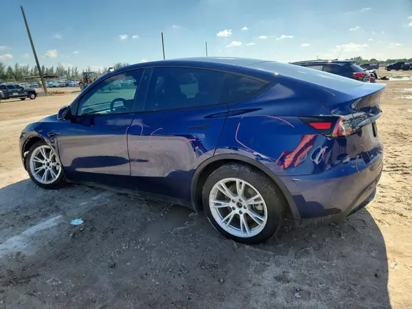 7SAYGDEEXPA068232 2023 TESLA MODEL Y - Image 2