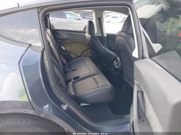 7SAYGDEEXPA078629 2023 TESLA MODEL Y - Image 8