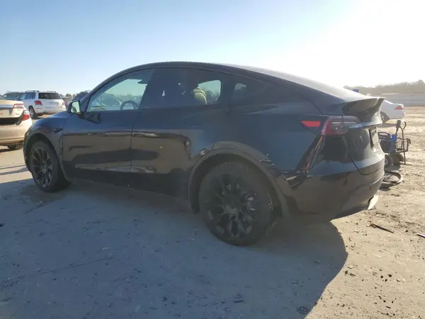 7SAYGDEEXPA078937 2023 TESLA MODEL Y - Image 2