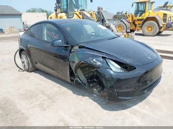7SAYGDEEXPA083135 2023 TESLA MODEL Y - Image 1