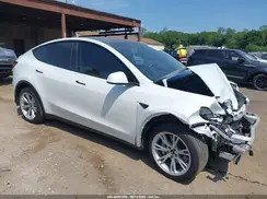 7SAYGDEEXPA083877 2023 TESLA MODEL Y
