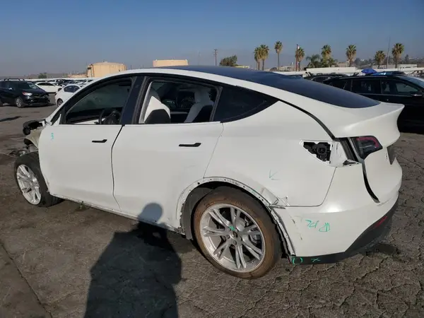 7SAYGDEEXPA088738 2023 TESLA MODEL Y - Image 2